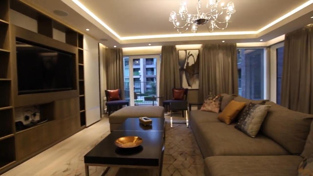 Luxurious Three Bedroom Flat In Chelsea Creek Appartamento Londra